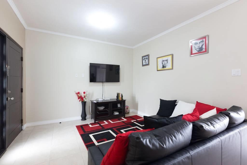 The Brompton'S Luxury Apartment Kingston Extérieur photo