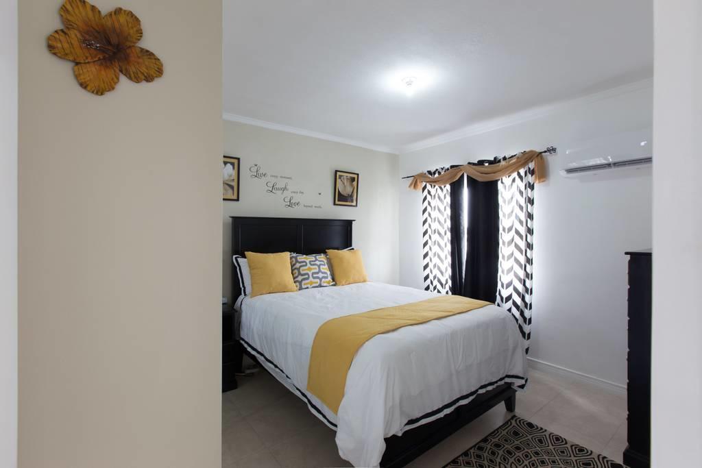 The Brompton'S Luxury Apartment Kingston Extérieur photo